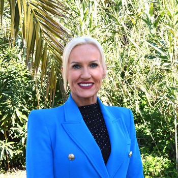 Louise McLoughlin - Real Estate Advisor, Marbella Luxury Homes